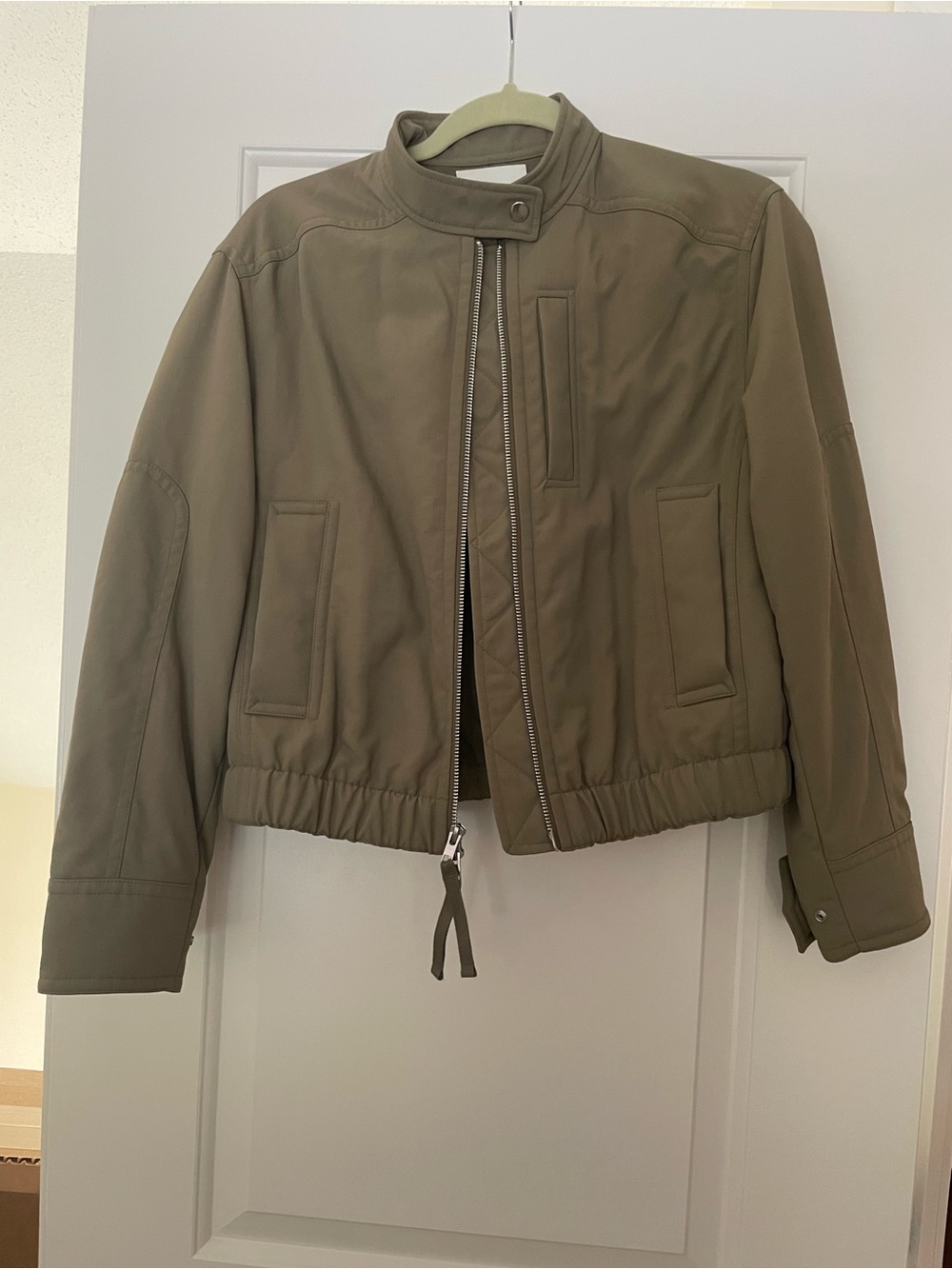 $500 Vince Lightweight Bomber Jacket in light army green size xs - Picture 3 of 12